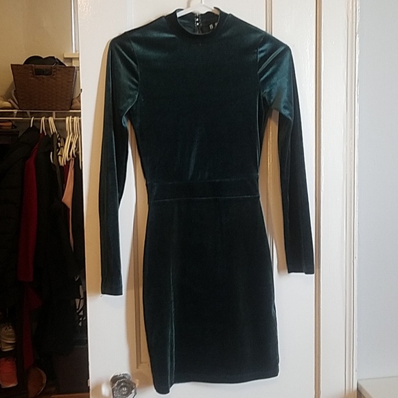 Divided Dresses & Skirts - Green Velvet long sleeve dress